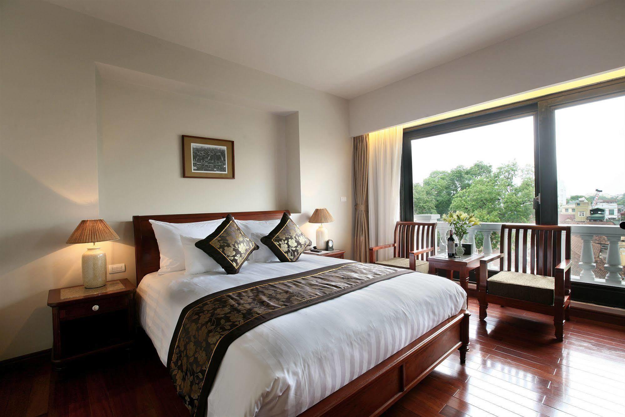 Lan Vien Hotel Ханой Екстериор снимка